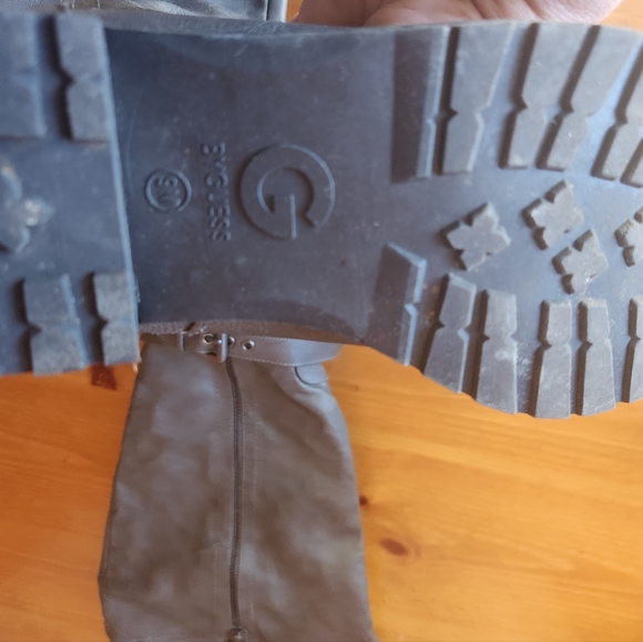 Guess boots, gray - Picture 3 of 3